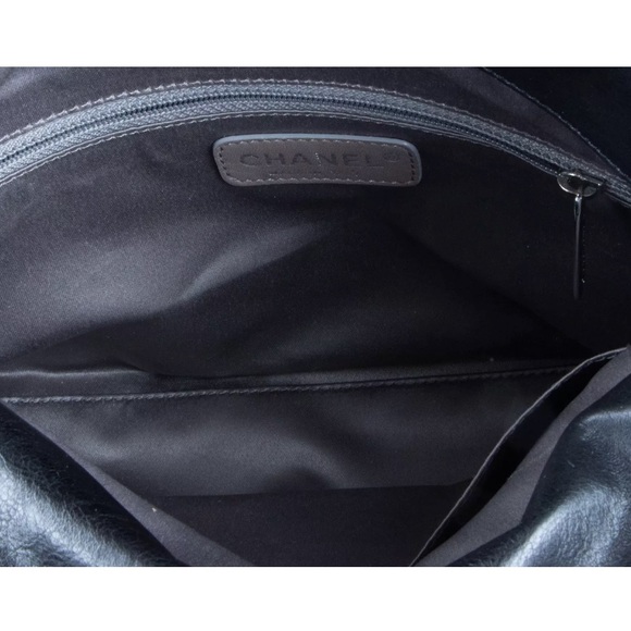 CHANEL Black Lambskin CC Chain Shoulder Bag - Picture 5 of 8